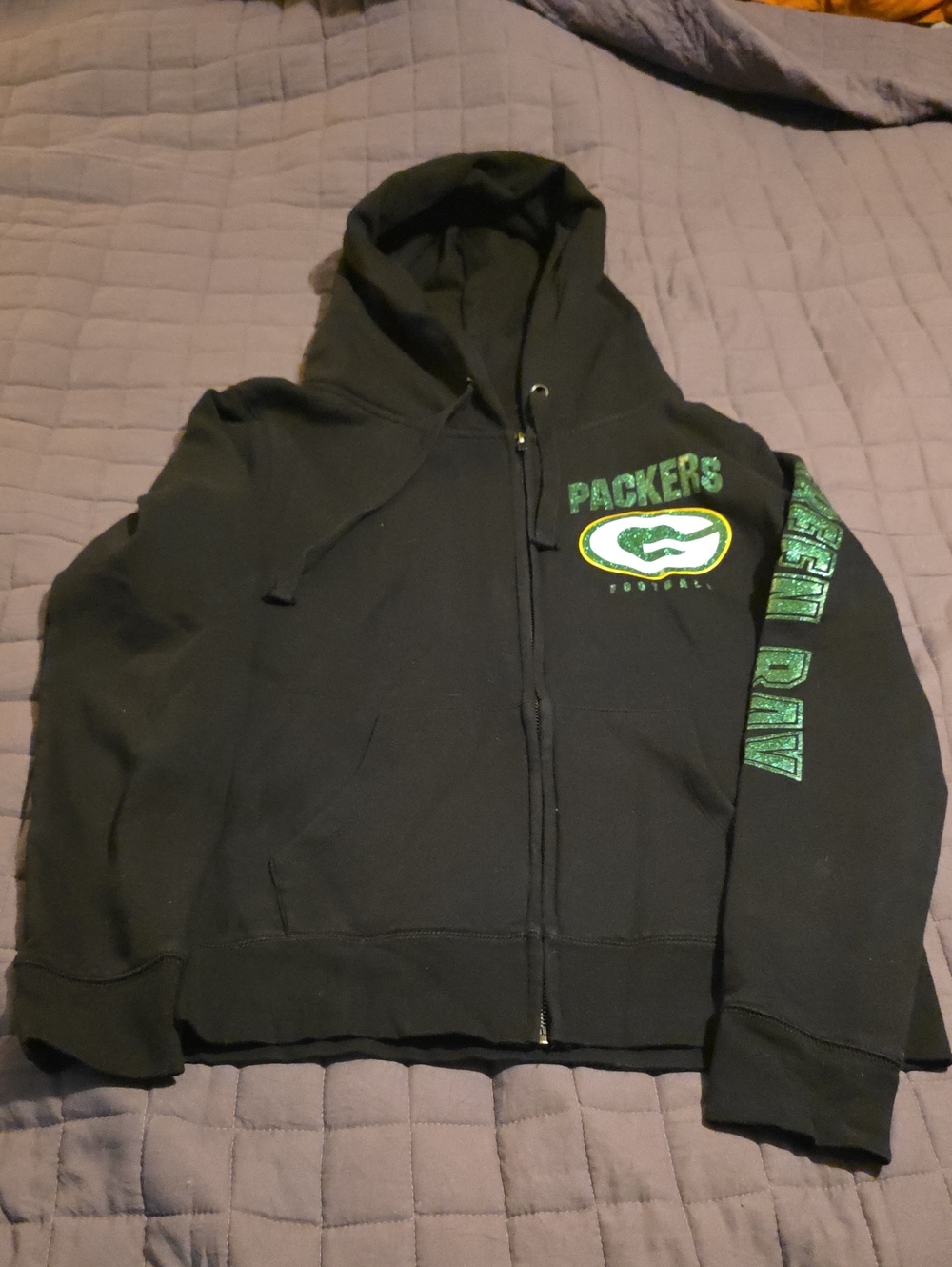 GREEN BAY PACKERS NFL Black Hooded Zip Sweatshirt with Green Glitter Lettering